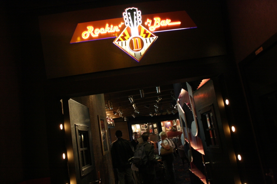 gal/Disney_Cruise_Line/Rockin Bar/IMG_7989.JPG